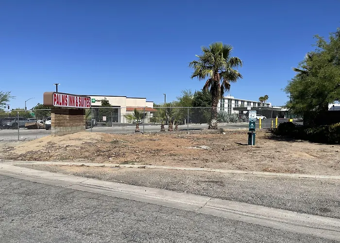 Palms Inn & Suites