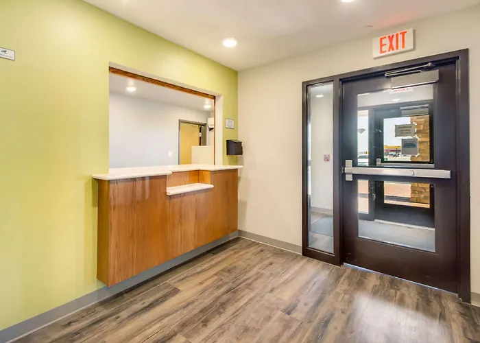 Econo Lodge Burlington I-70