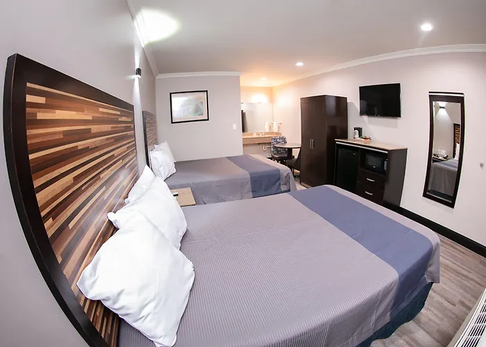 Diamond Bell Inn & Suites