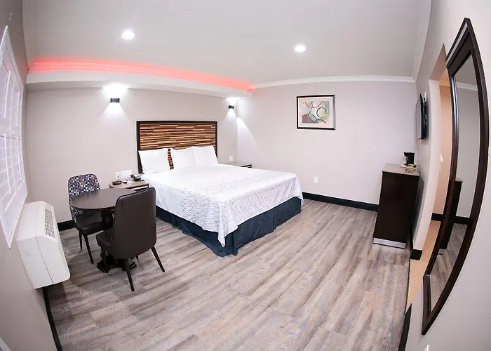 Diamond Bell Inn & Suites