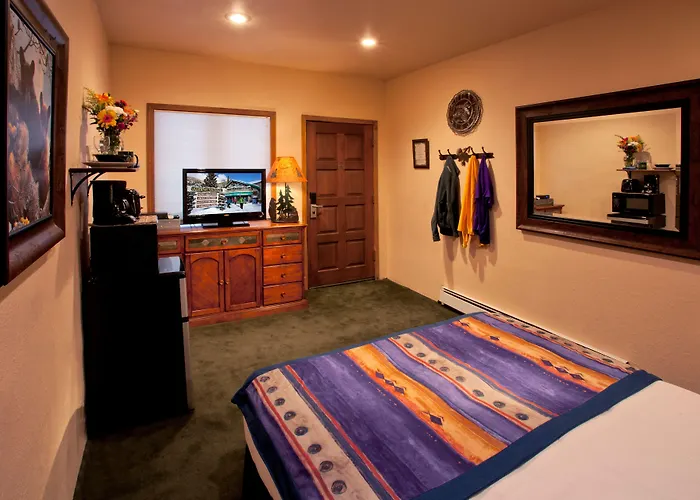 Cottam'S Lodge By Alpine Village Suites