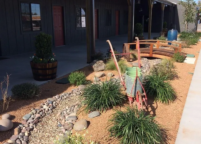 Hh Creek Inn
