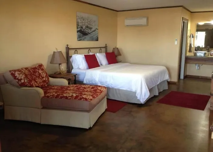 Hh Creek Inn