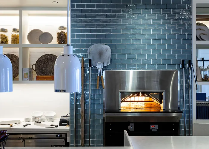 Hutchinson Shores Resort & Spa