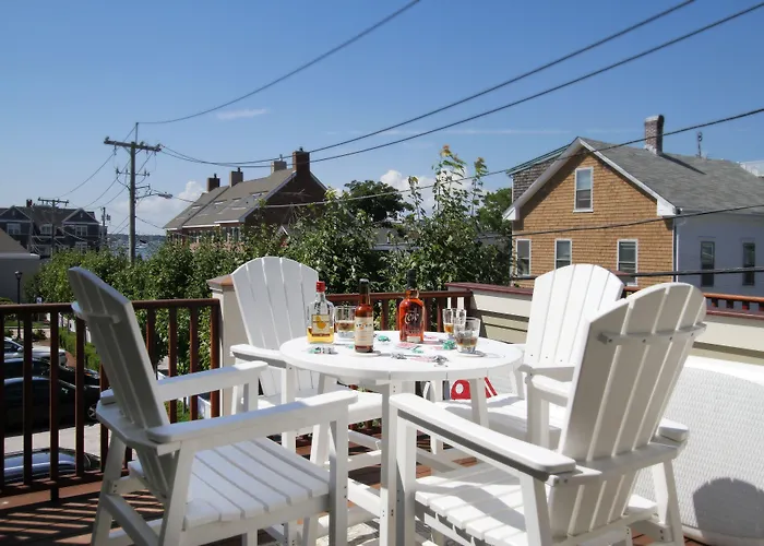 The Newport Lofts - 543 Thames Street