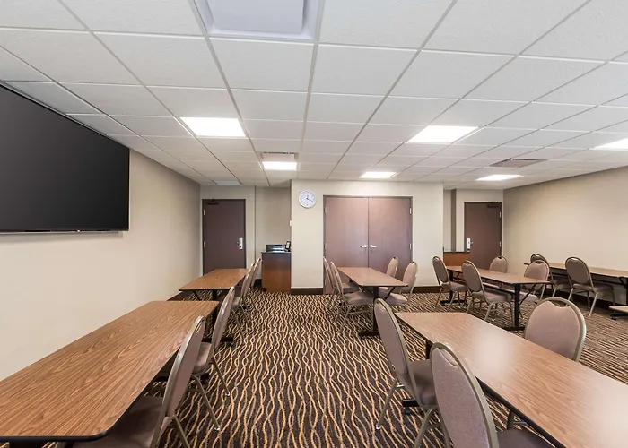 Sleep Inn & Suites West Des Moines Near Jordan Creek