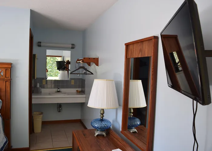 Green Valley Motor Lodge