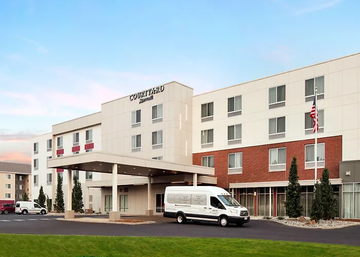 Courtyard By Marriott Pullman