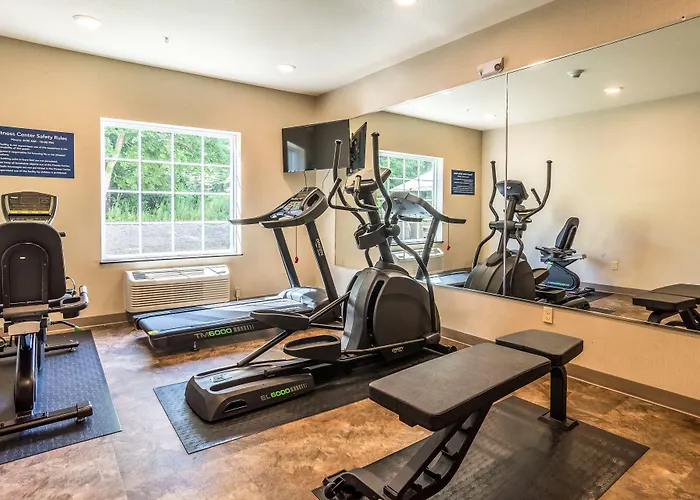 Cobblestone Hotel & Suites - Greenville