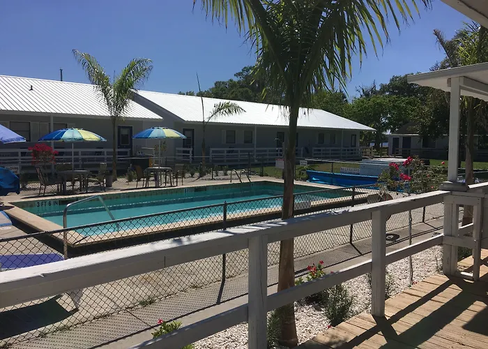 The Inn At Labelle Yacht Club
