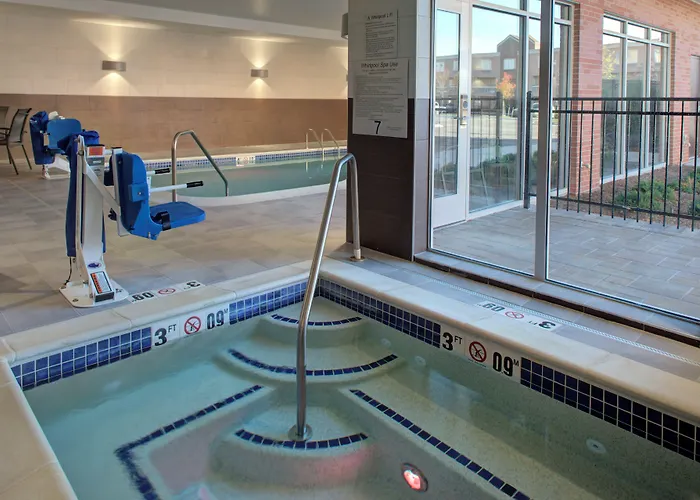 Fairfield Inn & Suites By Marriott Detroit Canton