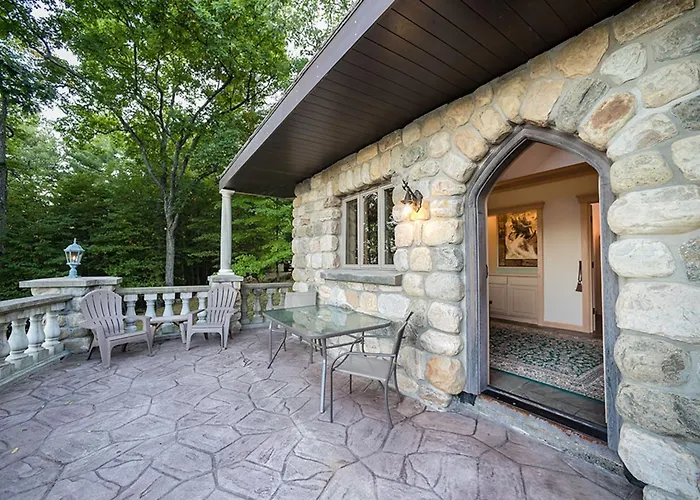 Highlands Castle Overlooking Lake George Plus 2 Other Castles & Suites