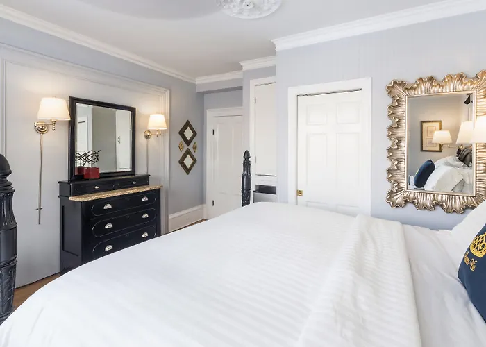 Queen Vic Guest House (Adults Only)