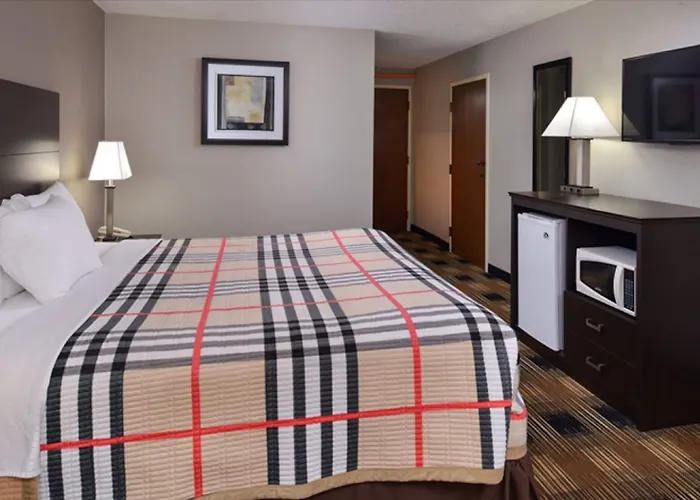 Fairbridge Inn Express Monroe City