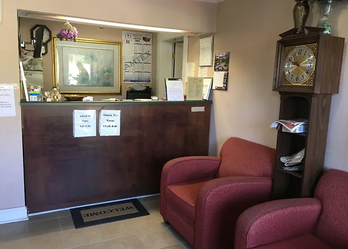 Pinetree Inn