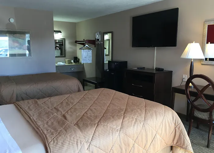 Pinetree Inn
