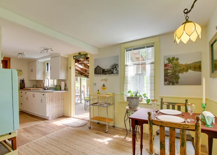 Rustic-Chic Cottage W/ Yard & Grill - Near Hiking!