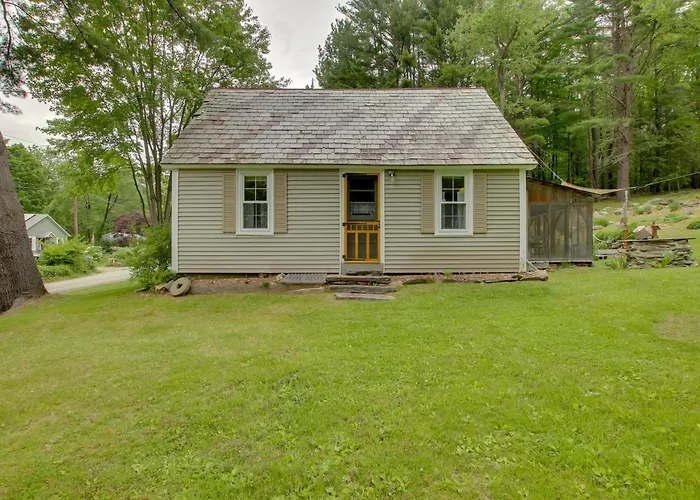 Rustic-Chic Cottage W/ Yard & Grill - Near Hiking!