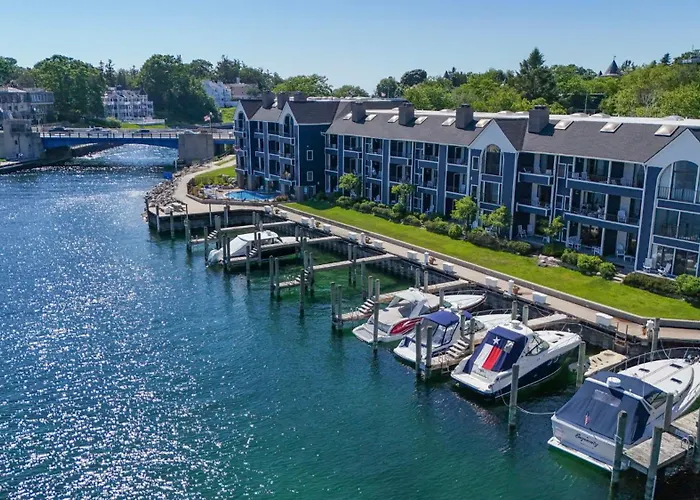 349 Edgewater Inn