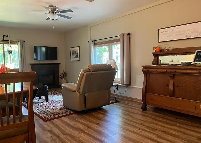 Big Hollow Guest House