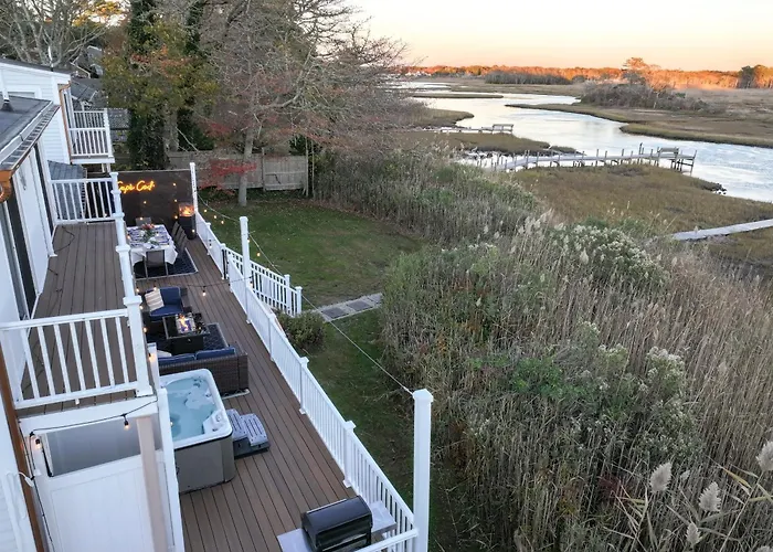 Waterfront Escape Hottub, Pets Ok, Pool Table
