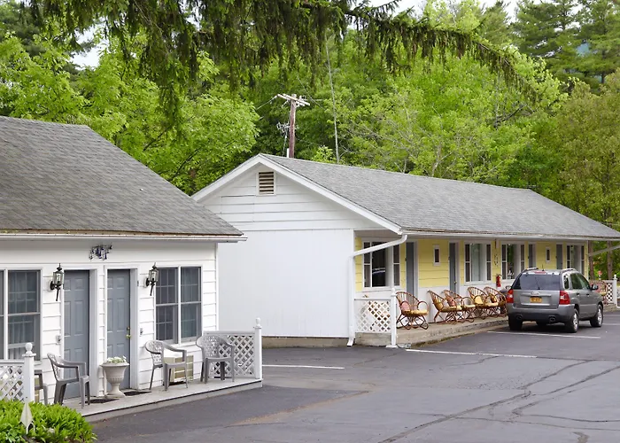 Admiral Motel
