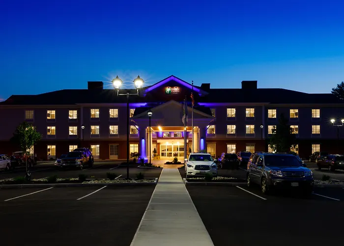 Holiday Inn Express & Suites - Sturbridge By Ihg