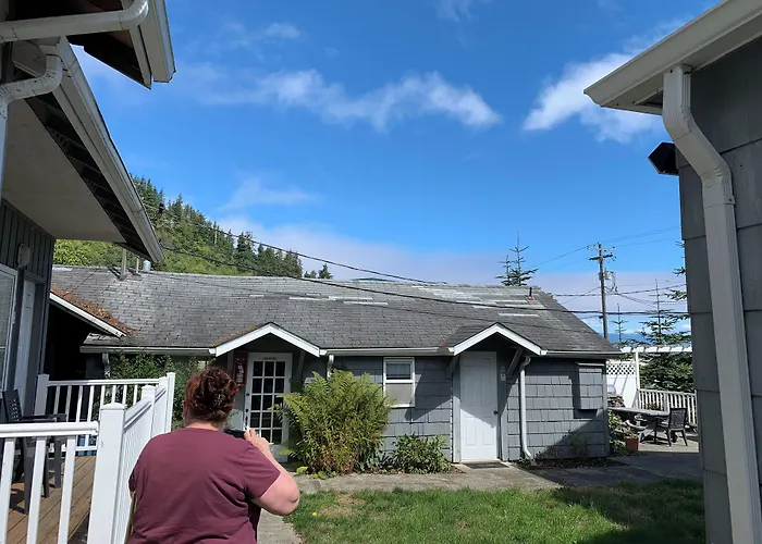 Curley'S Resort & Dive Center
