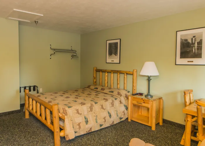 The Kingsley Suites