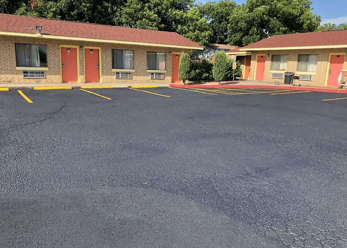 De Leon Inn