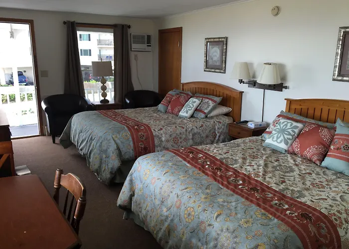 Sandpiper Beachfront Motel