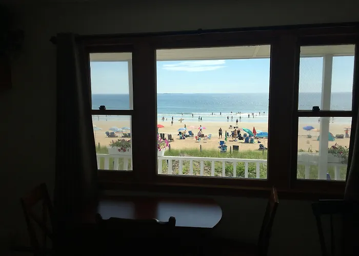 Sandpiper Beachfront Motel