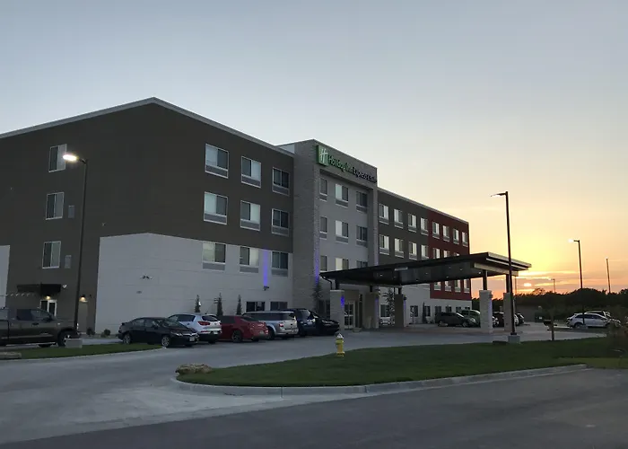 Holiday Inn Express & Suites - Kansas City - Lee'S Summit By Ihg