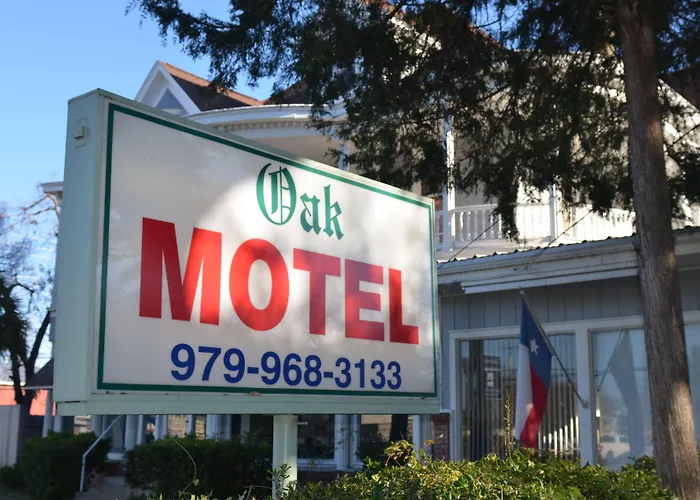 The Oak Motel