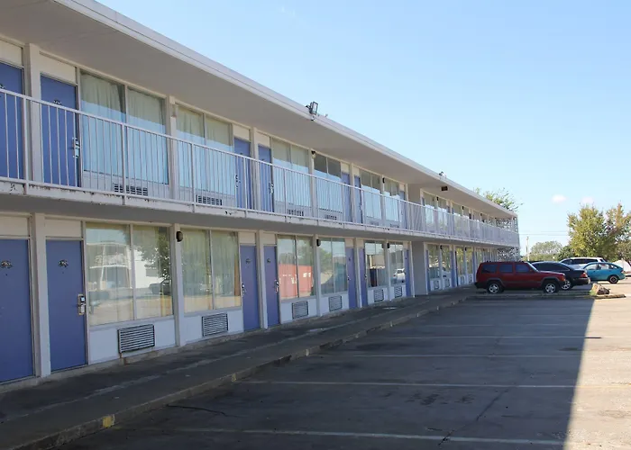 Lonestar Inn And Suites