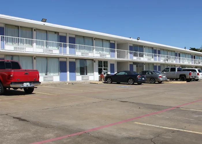 Lonestar Inn And Suites