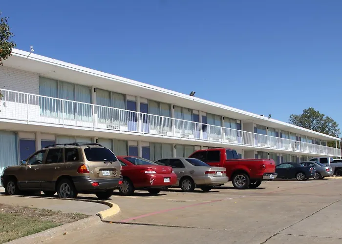 Lonestar Inn And Suites