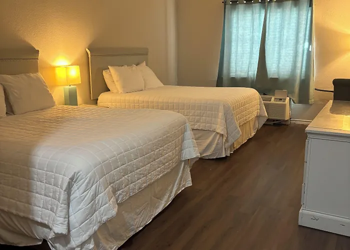 Deluxe Inn & Suites