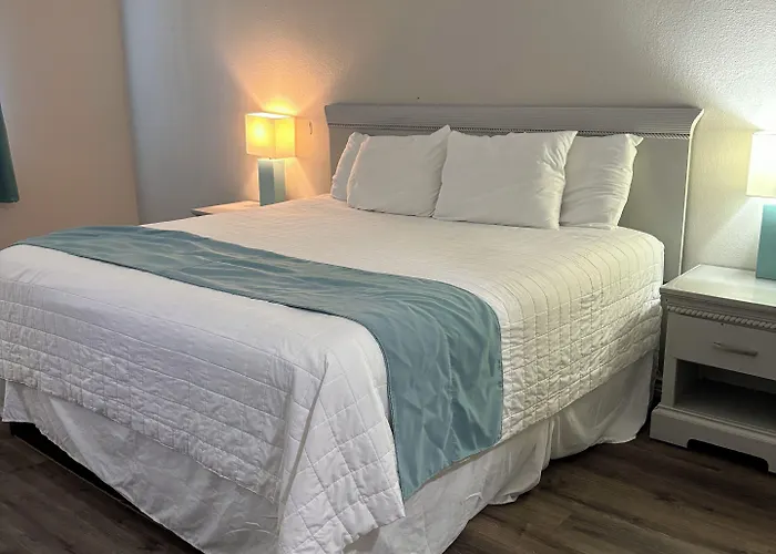 Deluxe Inn & Suites
