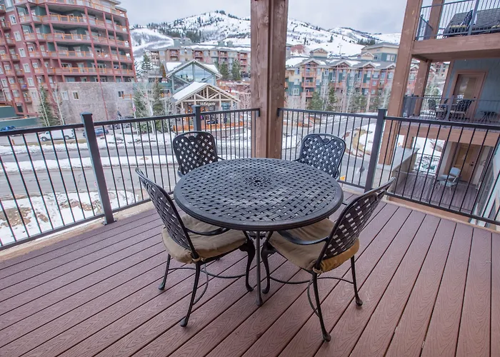 Canyons Village Location Oversized Deck Off
