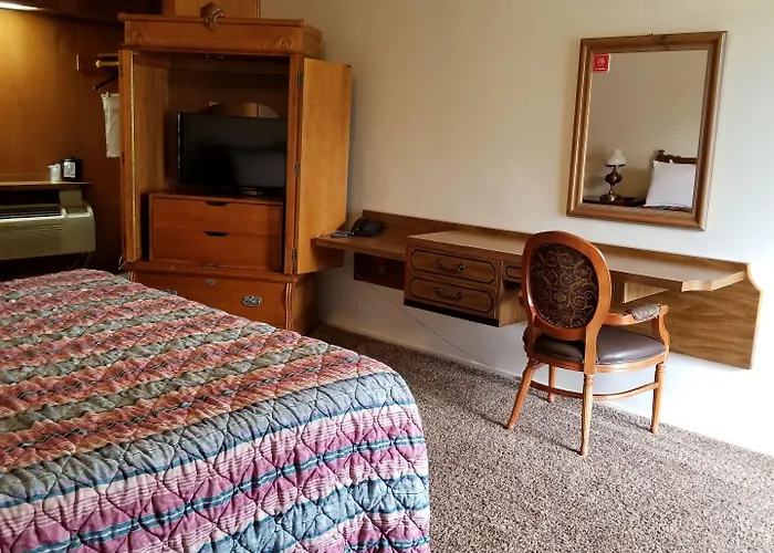 Plaza Motel