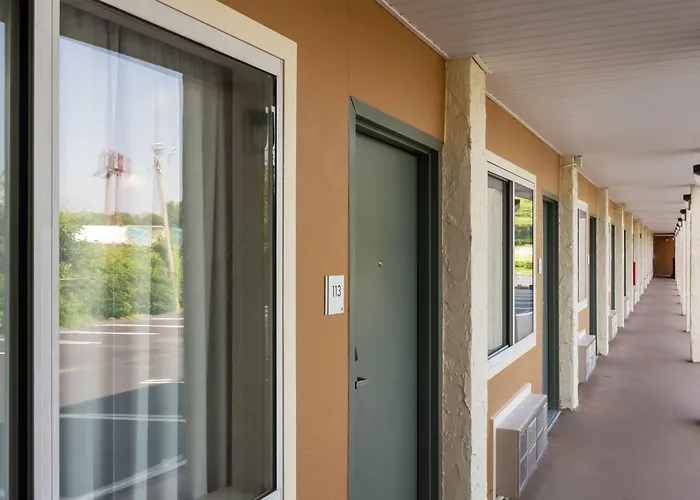 Econo Lodge East Ridge