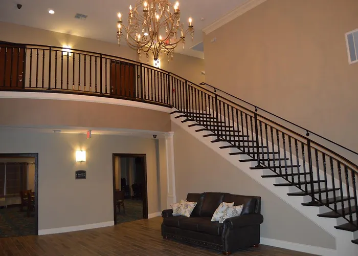 Heritage Place Hotel And Suites