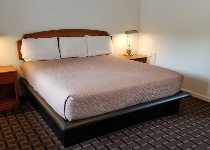 Budget Inn Breezewood