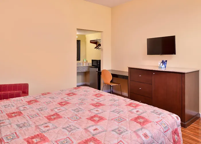 Scottish Inn And Suites