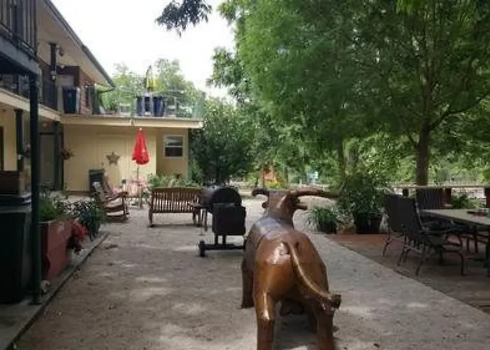 Horseshoe Riverside Lodge