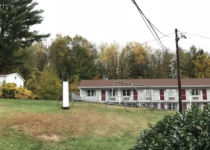 Economy Lodge 682 Main St Sturbridge