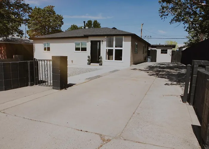 Renovated Beauty! A Unique Stay In Central Location Near Uptown-The White House