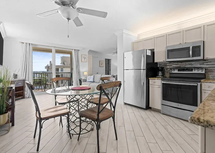 Penthouse On The Bay 4002