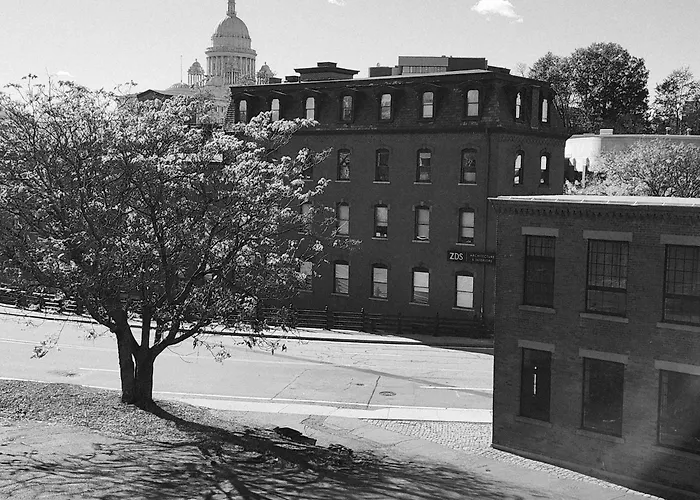 Jennifer'S Historic Riverfront Loft City Views